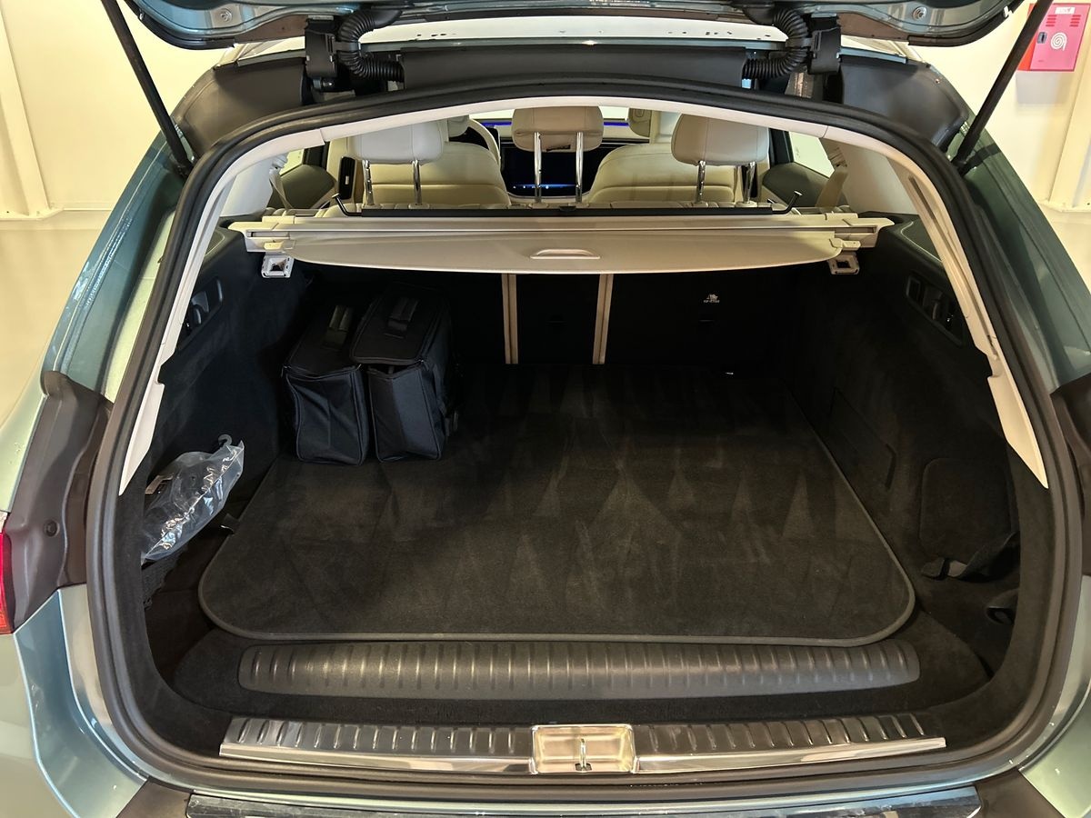 Mercedes Classe E Station Wagon Classe E Station Wagon All-Terrain 300 de Plug in hybrid Premium Plus 4Matic 9G-Tronic - 8