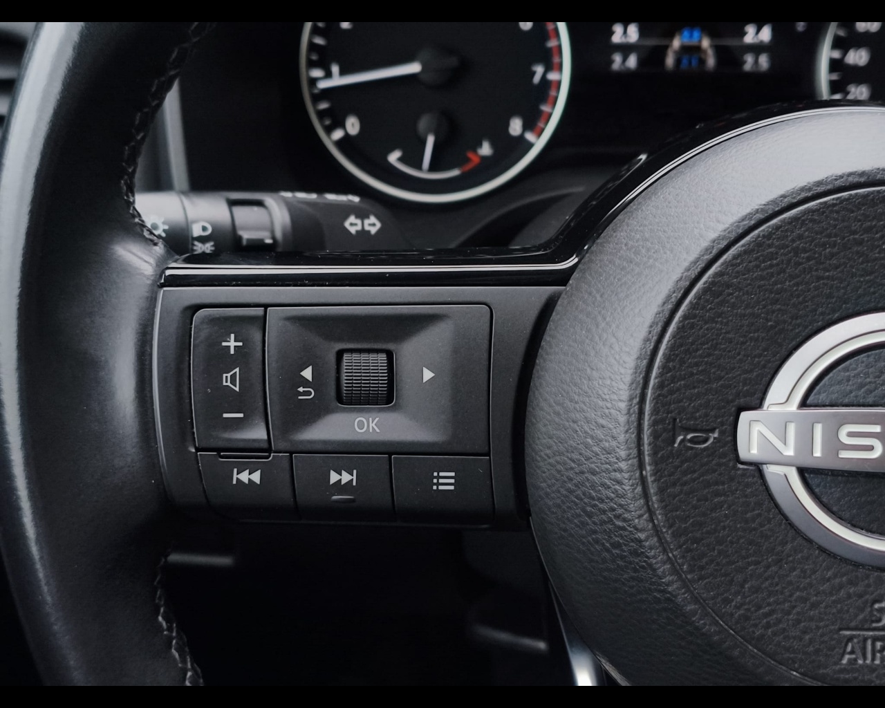 Foto NISSAN Qashqai 1.3 mhev Acenta 2wd 140cv