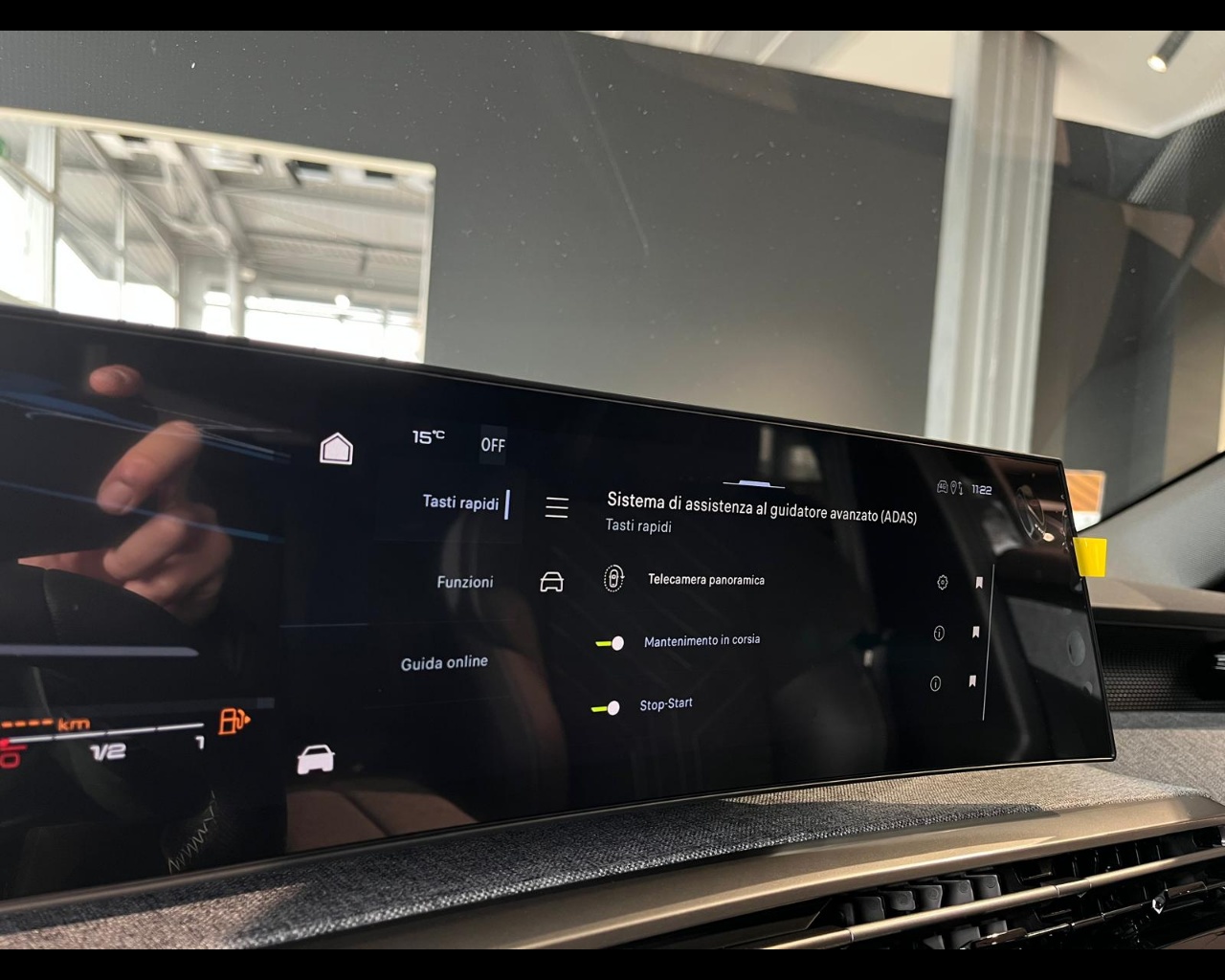 Foto PEUGEOT 3008 1.2 hybrid GT 136cv e-dcs6