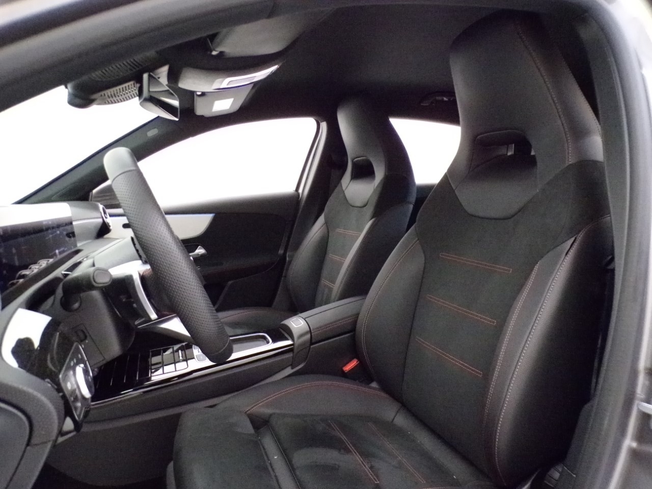 Mercedes Classe A 200 AMG Line Advanced Plus 7G-DCT - 12