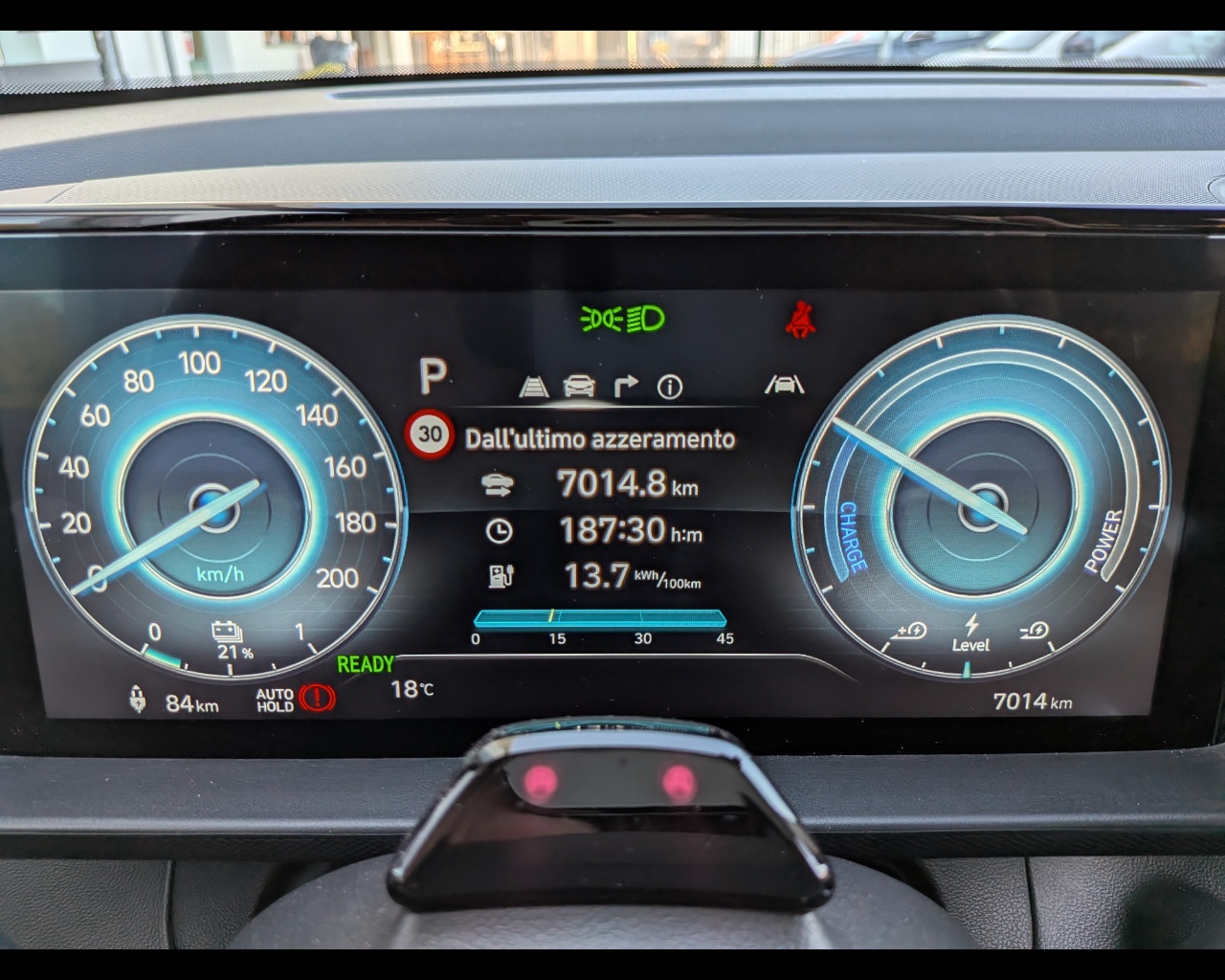 Foto HYUNDAI INSTER 49 KWH XCLASS+AP