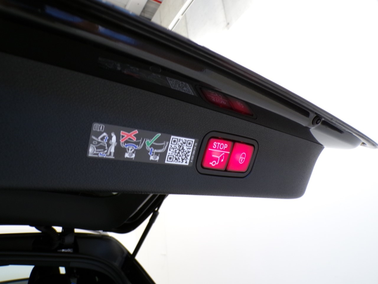 Mercedes  Classe E Station Wagon 220 d AMG Line Premium 4Matic 9G-Tronic - 10