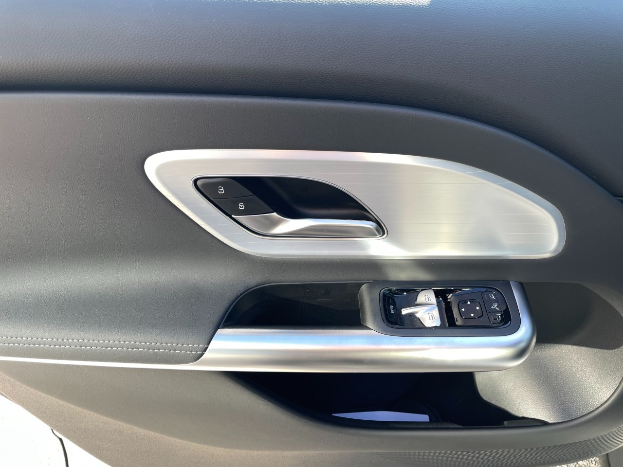 Mercedes GLB Elettrica GLB 250+ con tecnologia EQ Advanced Plus - 17