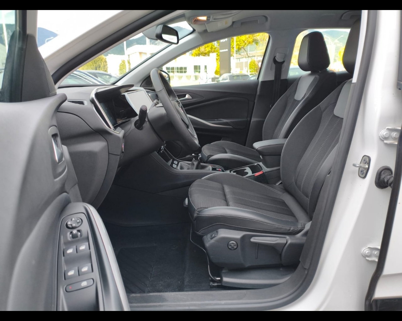 Foto OPEL Grandland 1.2 GS s&s 130cv