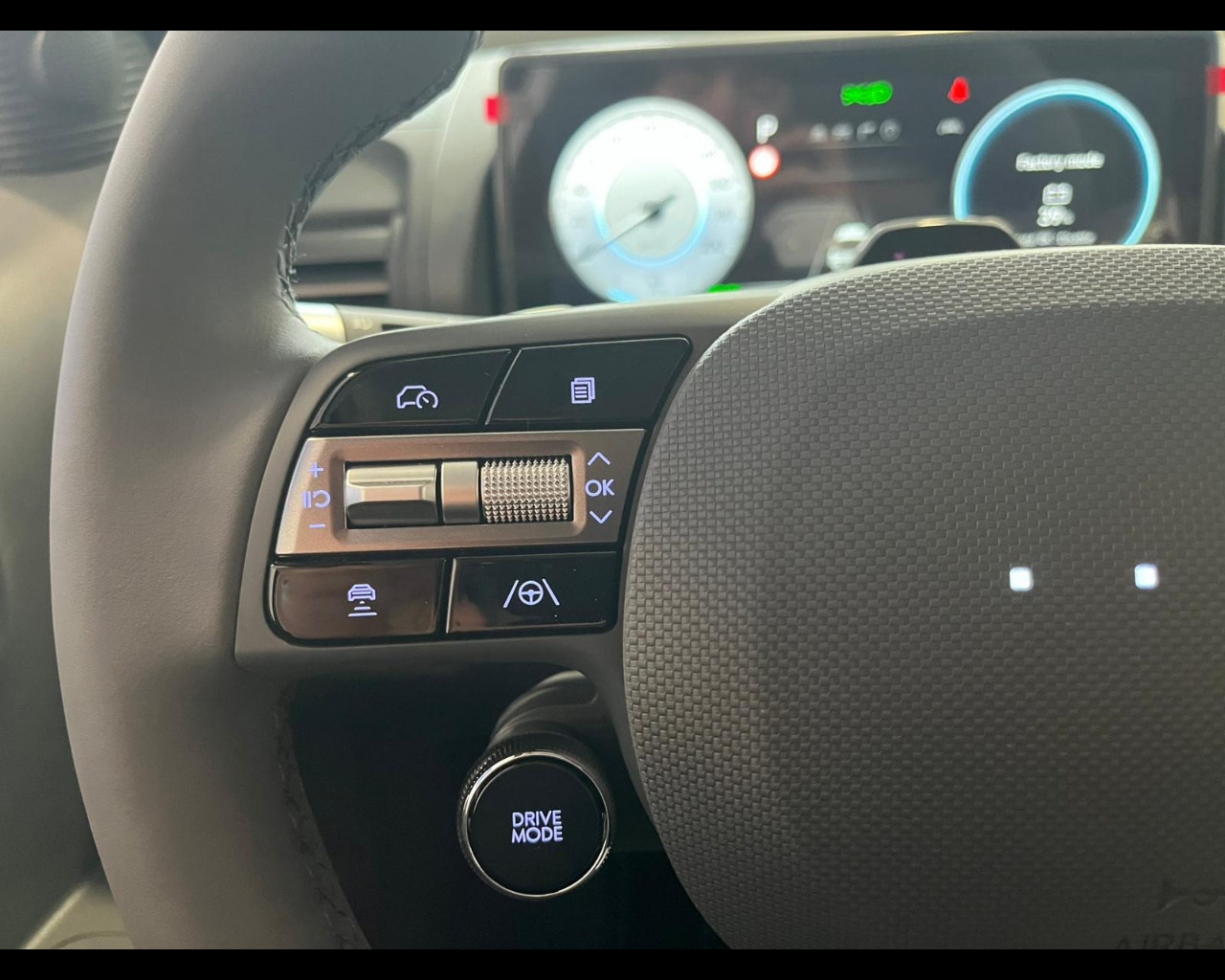 Foto HYUNDAI INSTER 49 KWH CROSS+PP