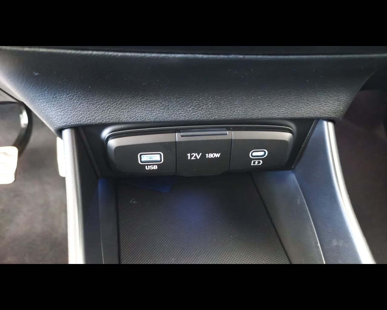 Foto HYUNDAI Bayon MY26 1.0 T-GDI DARK LINE