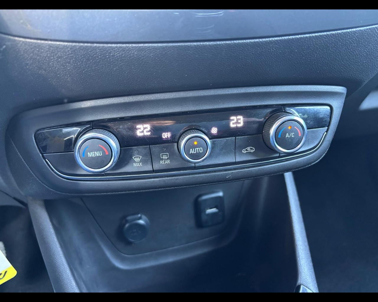 Foto OPEL Crossland 1.5 ecotec Elegance 110cv