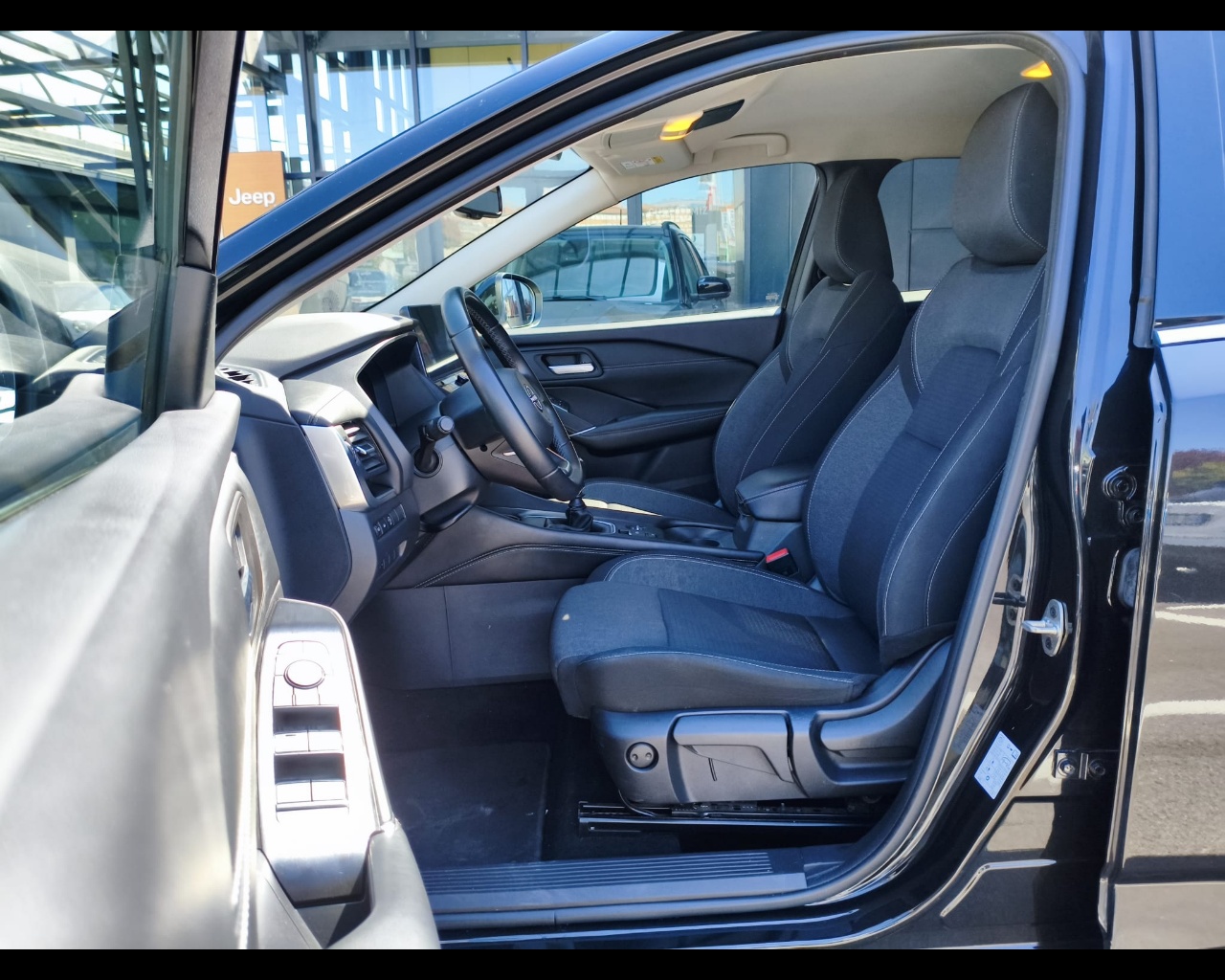 Foto NISSAN Qashqai 1.3 mhev N-Connecta 2wd 140cv