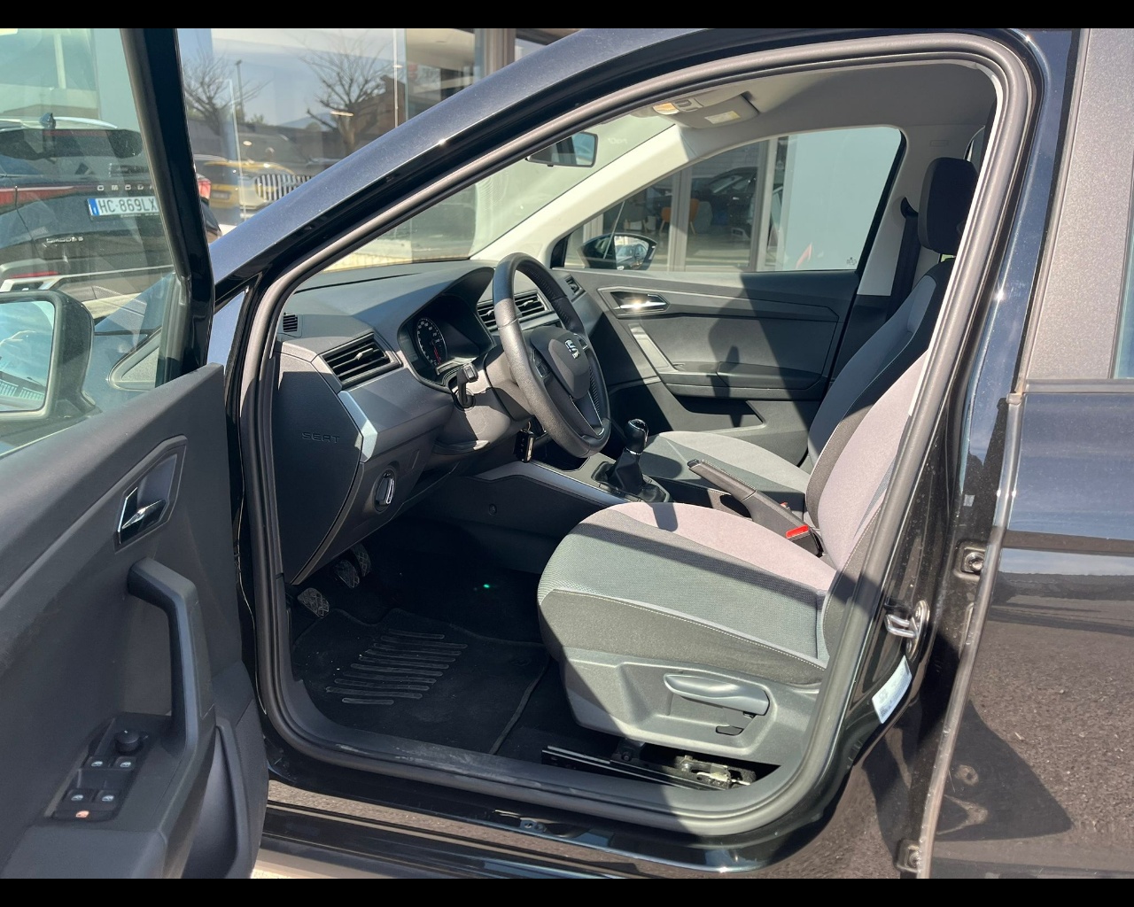 Foto SEAT Arona 1.0 tgi Black Edition 90cv