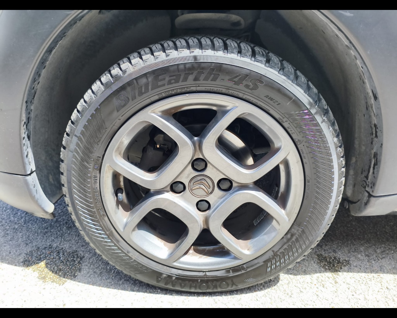 Foto CITROEN C4 Cactus 1.6 bluehdi Shine 100cv