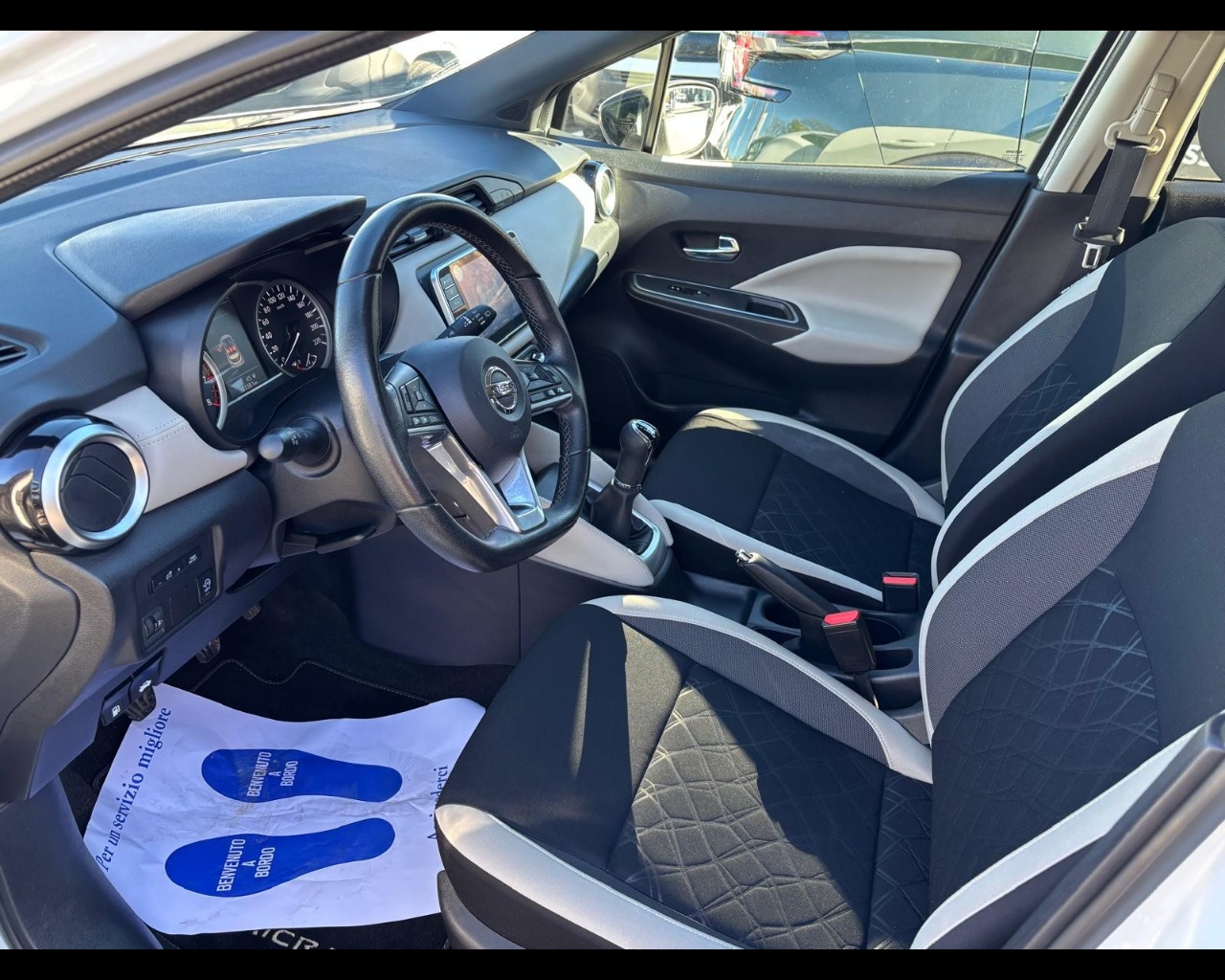 Foto NISSAN Micra 1.0 ig-t N-Design 92cv