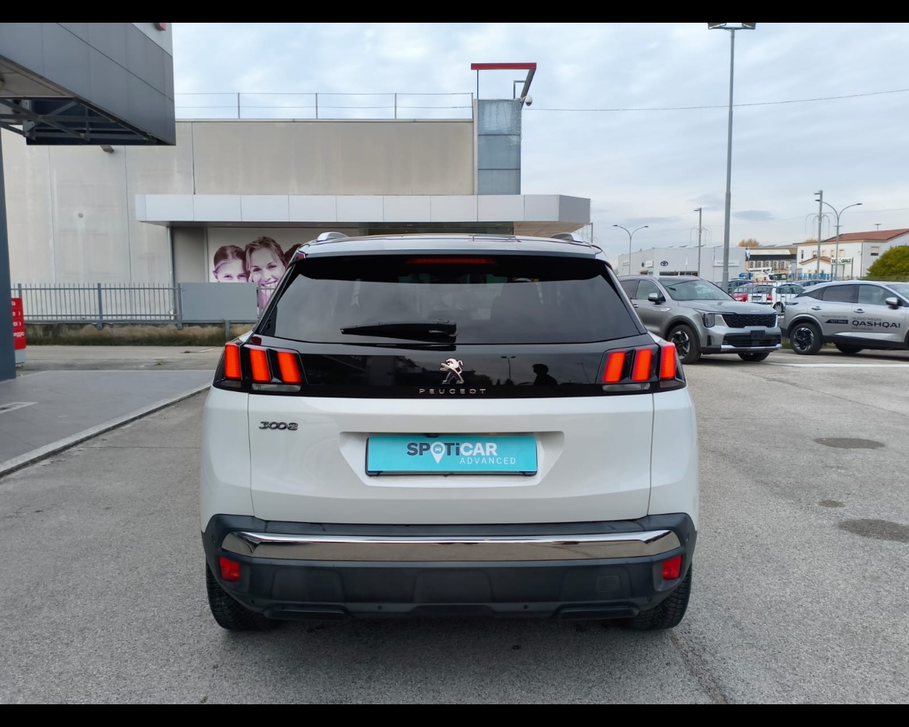 Foto PEUGEOT 3008 1.5 bluehdi Allure s&s 130cv
