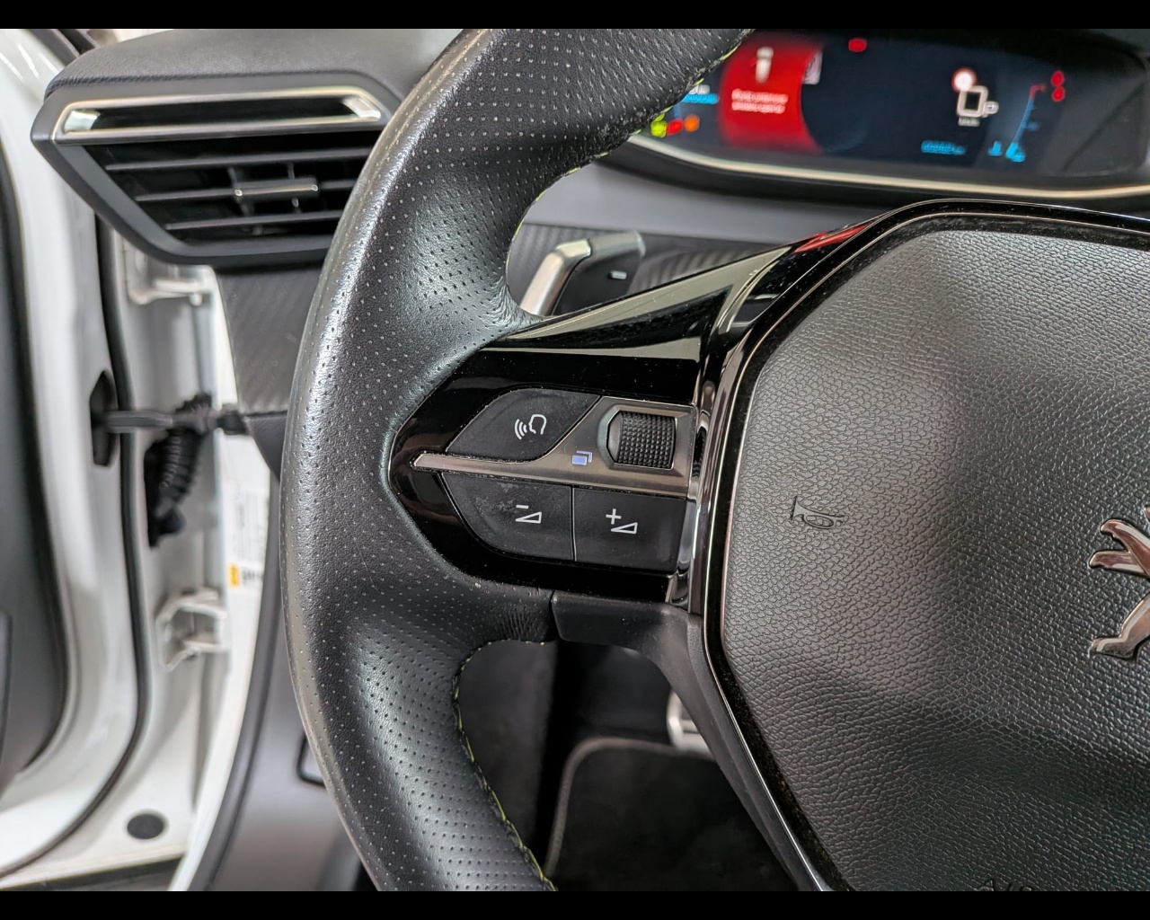 Foto PEUGEOT 2008 1.2 puretech GT s&s 130cv eat8