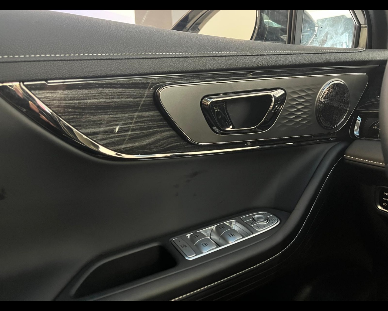 Foto OMODA Omoda 5 1.6 tgdi Premium 7dct