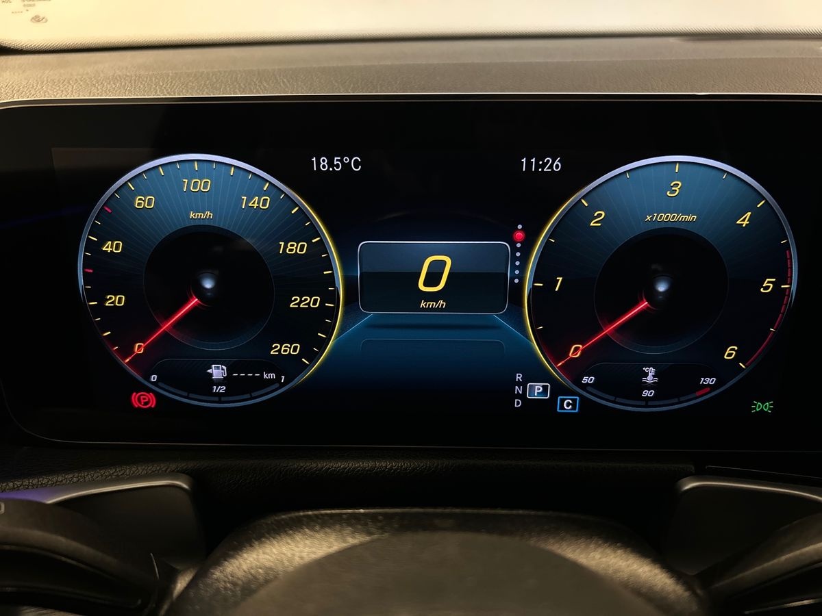 Mercedes GLB GLB 180 D Premium 8G-DCT - 13