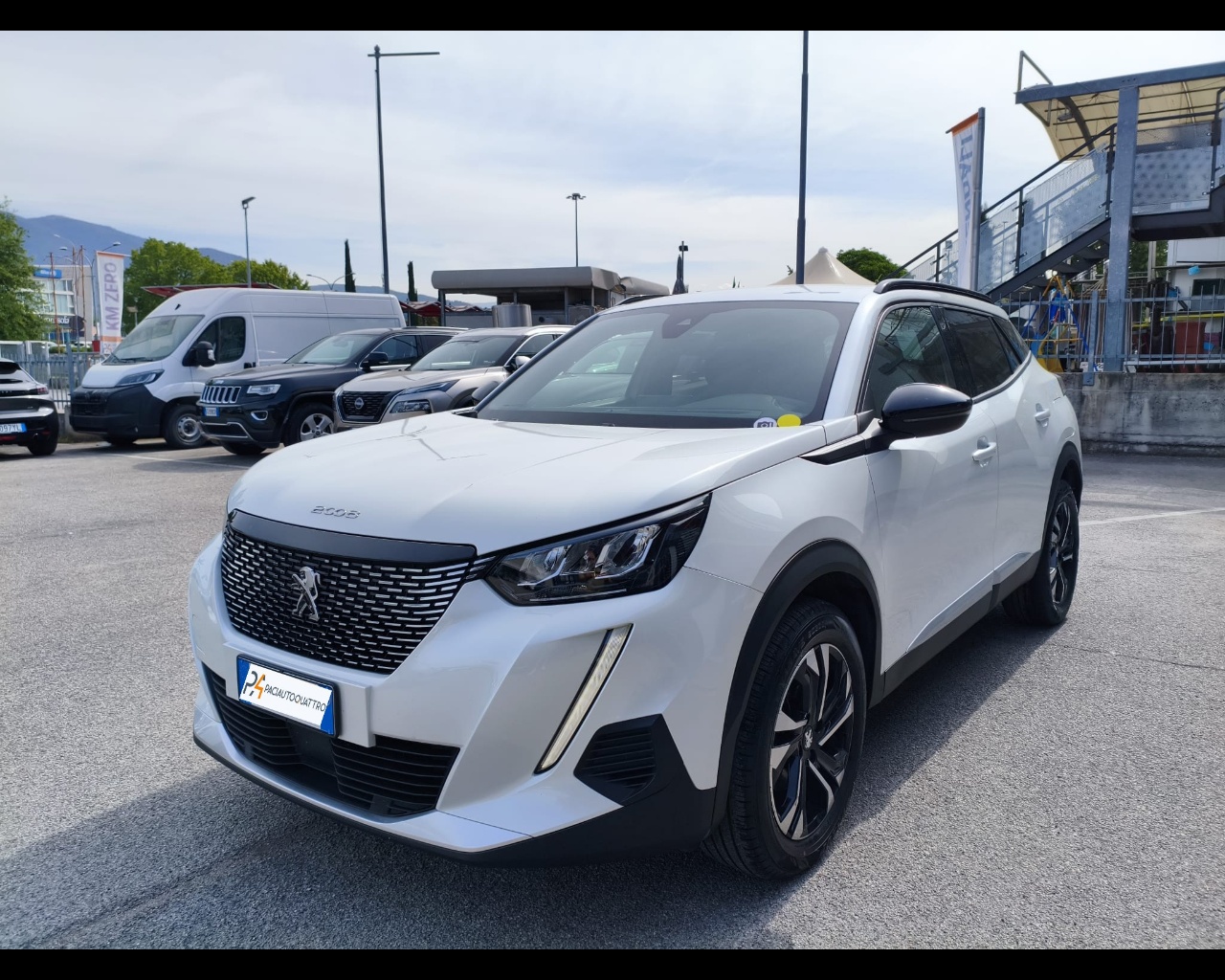 PEUGEOT 2008 1.2 puretech Allure Pack s&s 100cv Usata