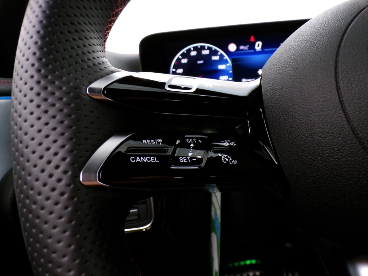 Mercedes CLA Shooting Brake 180 D AMG Line Advanced Plus 8G-DCT - 18