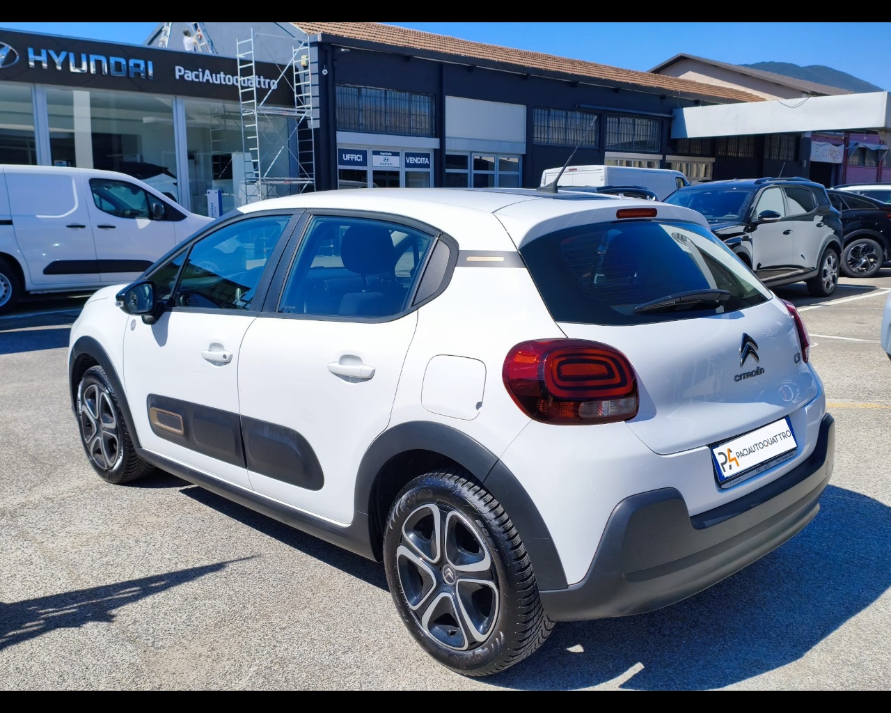 Foto CITROEN C3 1.2 puretech C-Series s&s 83cv neopatentati