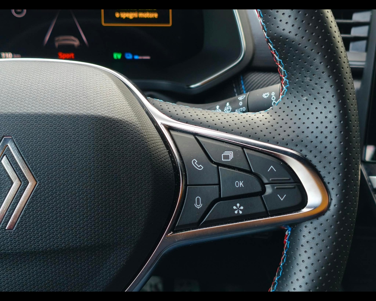 Foto RENAULT Captur 1.8 full hybrid E-Tech Esprit Alpine 160cv auto