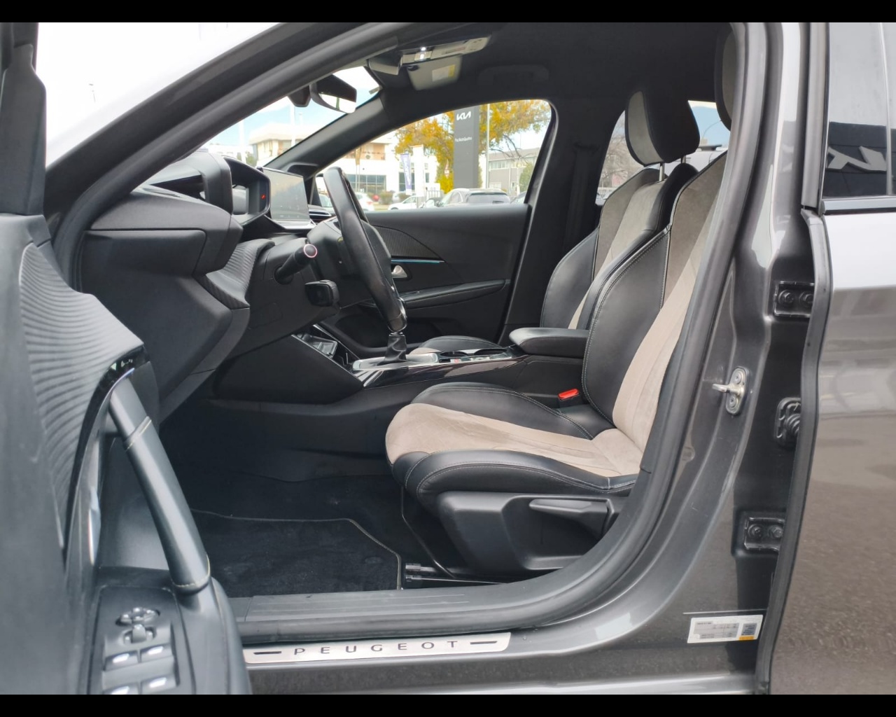 Foto PEUGEOT 208 1.5 bluehdi GT Pack s&s 100cv