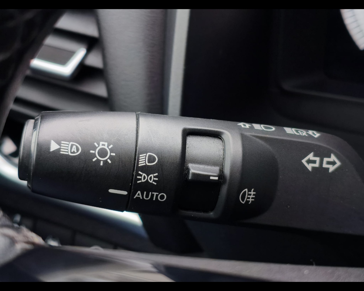 Foto NISSAN Qashqai 1.3 mhev N-Connecta 2wd 140cv