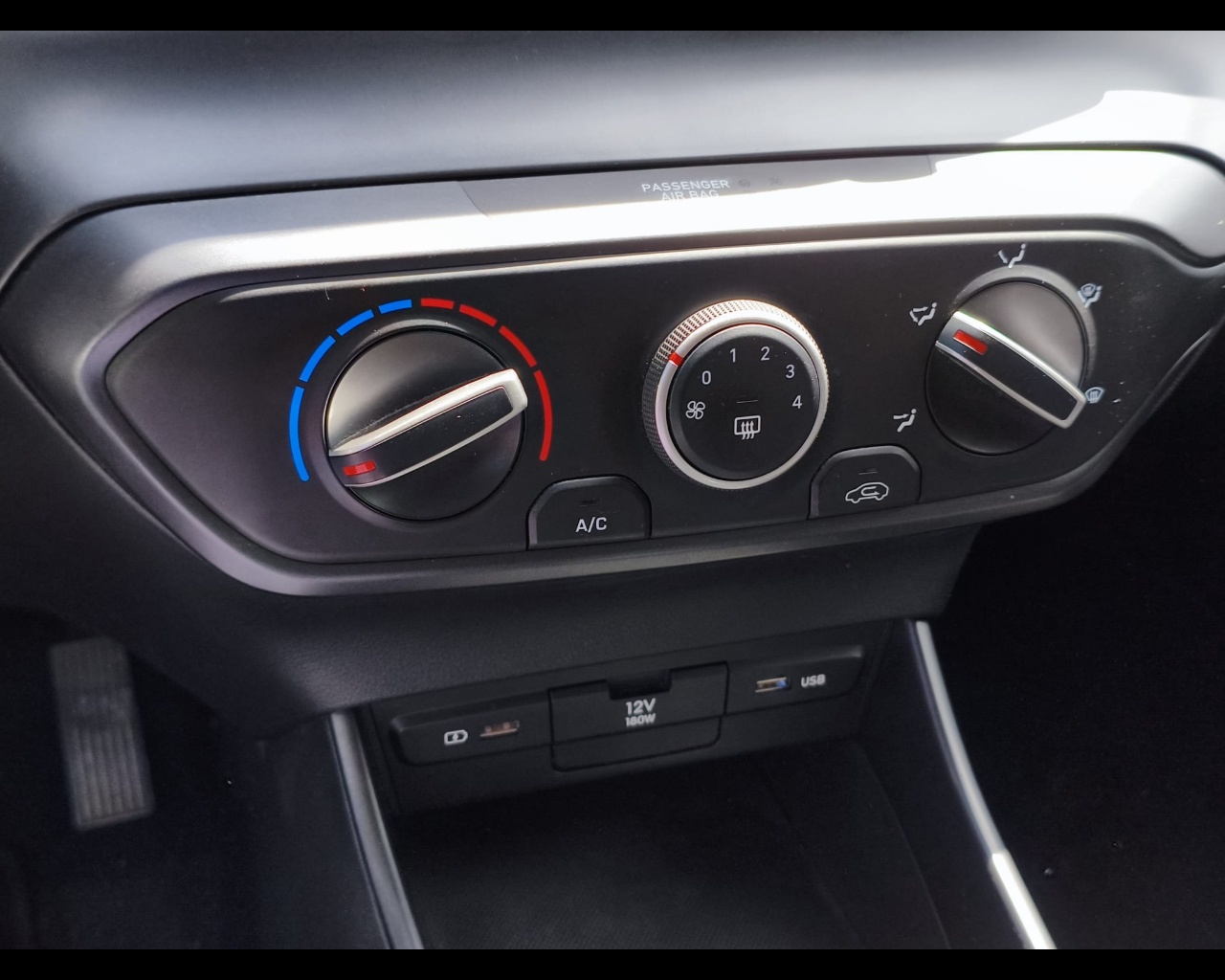 Foto HYUNDAI i20 1.2 mpi Connectline