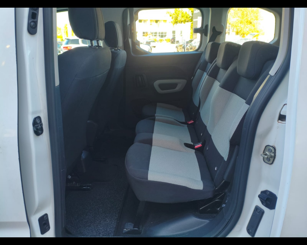 Foto CITROEN Berlingo 1.5 bluehdi M Feel s&s 100cv