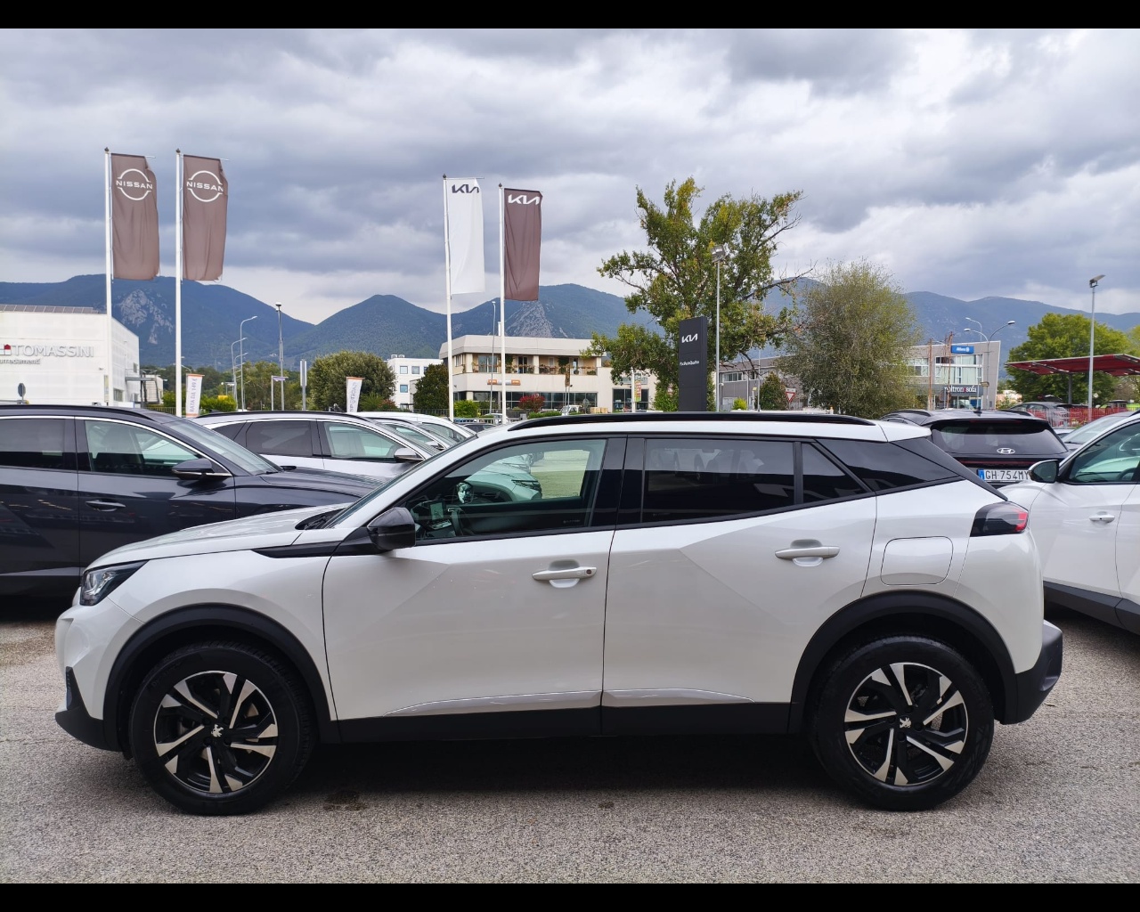 Foto PEUGEOT 2008 1.5 bluehdi Allure Pack s&s 130cv eat8