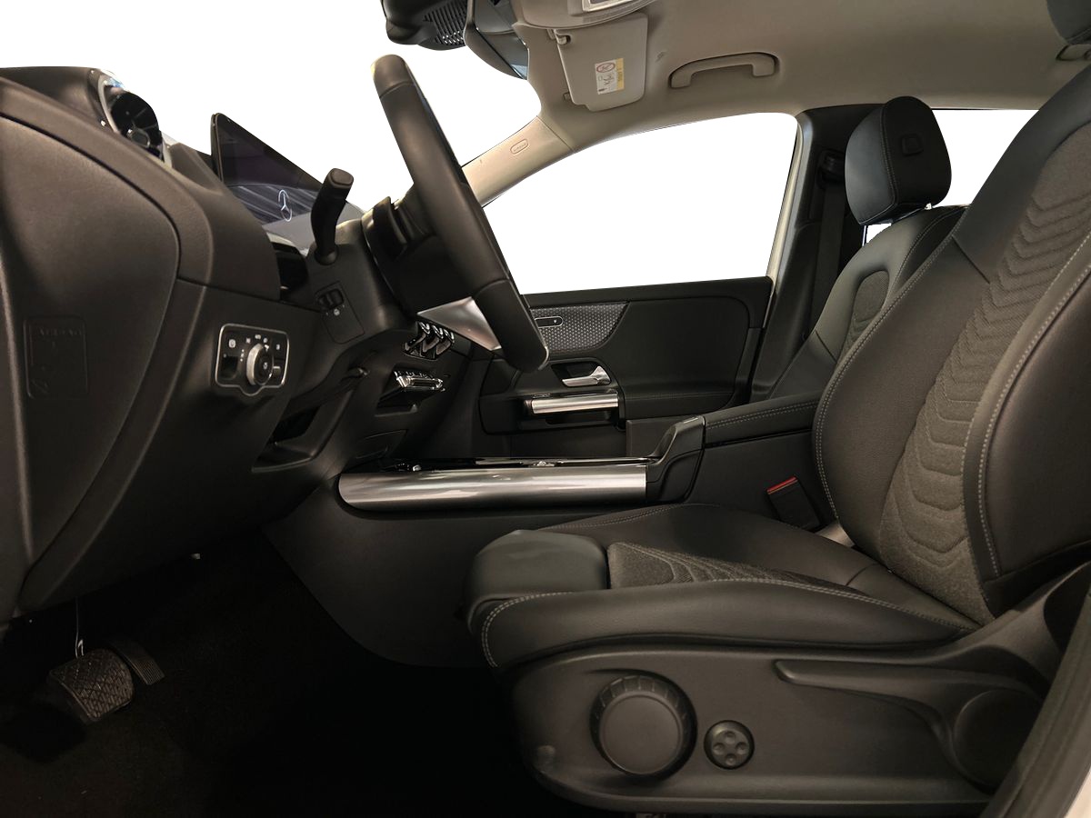 Mercedes GLA GLA 180 Progressive Advanced auto - 10