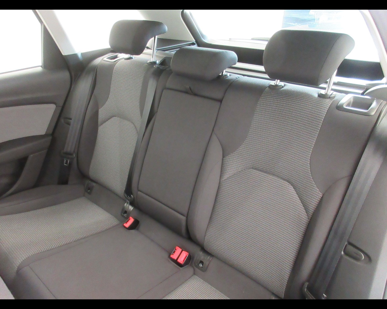 Seat Leon Leon ST 1.6 TDI 115cv Business DSG - 12