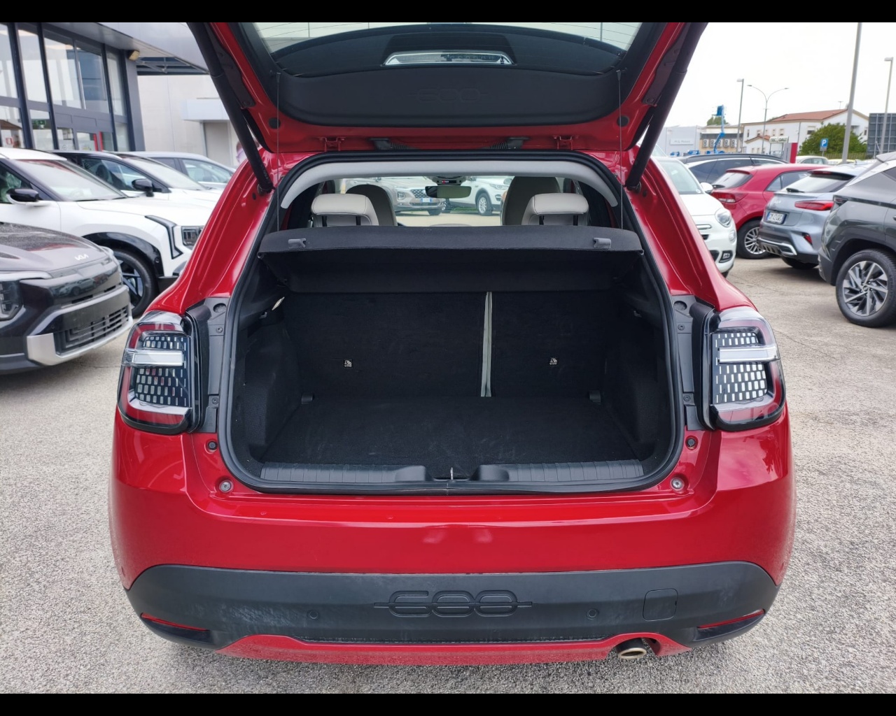 Foto FIAT 600 1.2 hybrid La Prima 110cv auto