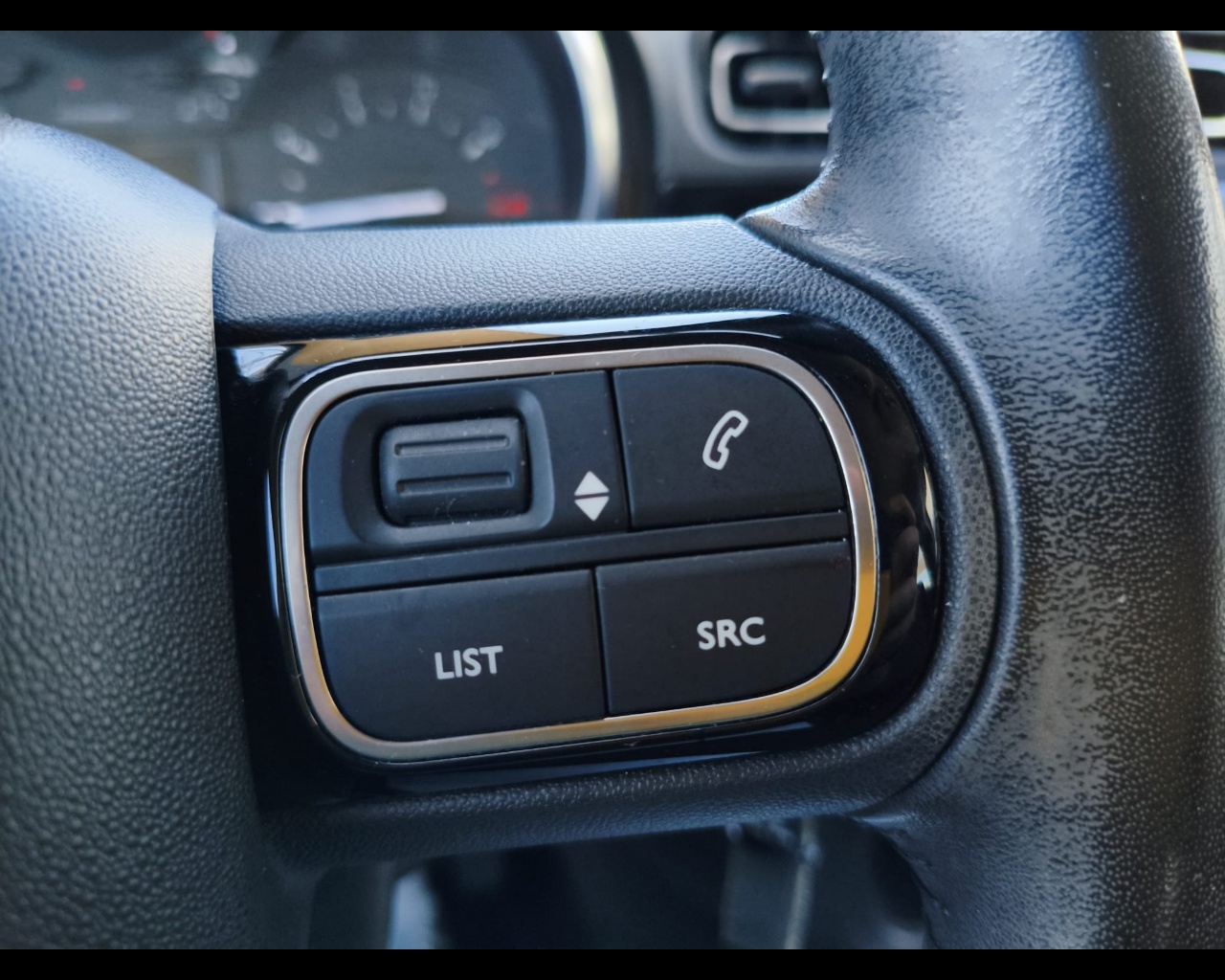 Foto CITROEN C3 1.2 puretech Shine 82cv