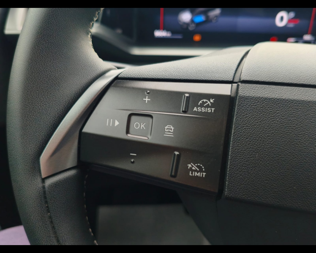 Foto OPEL Grandland 1.2 hybrid Edition 136cv e-dcs6