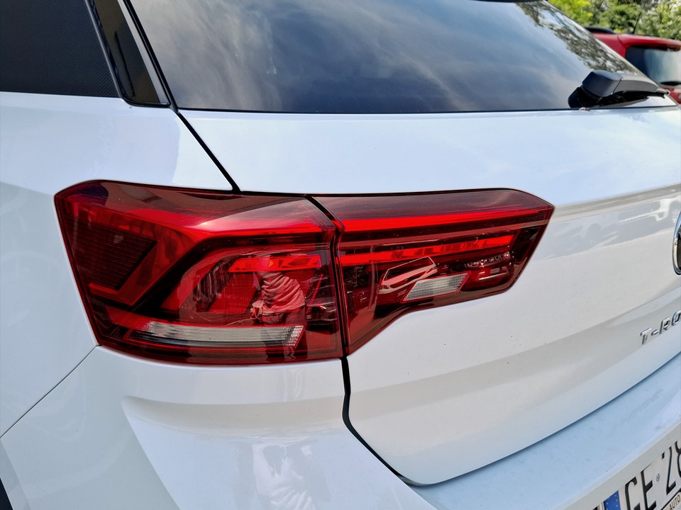 VOLKSWAGEN T-Roc 1.5 tsi R-Line dsg Benzina usato - 21
