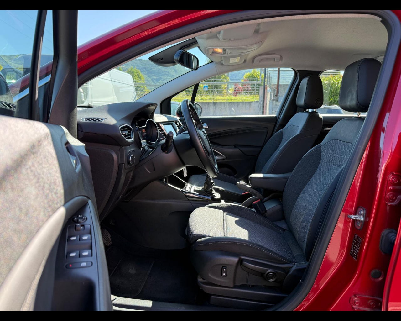 Foto OPEL Crossland 1.2 Elegance s&s 110cv