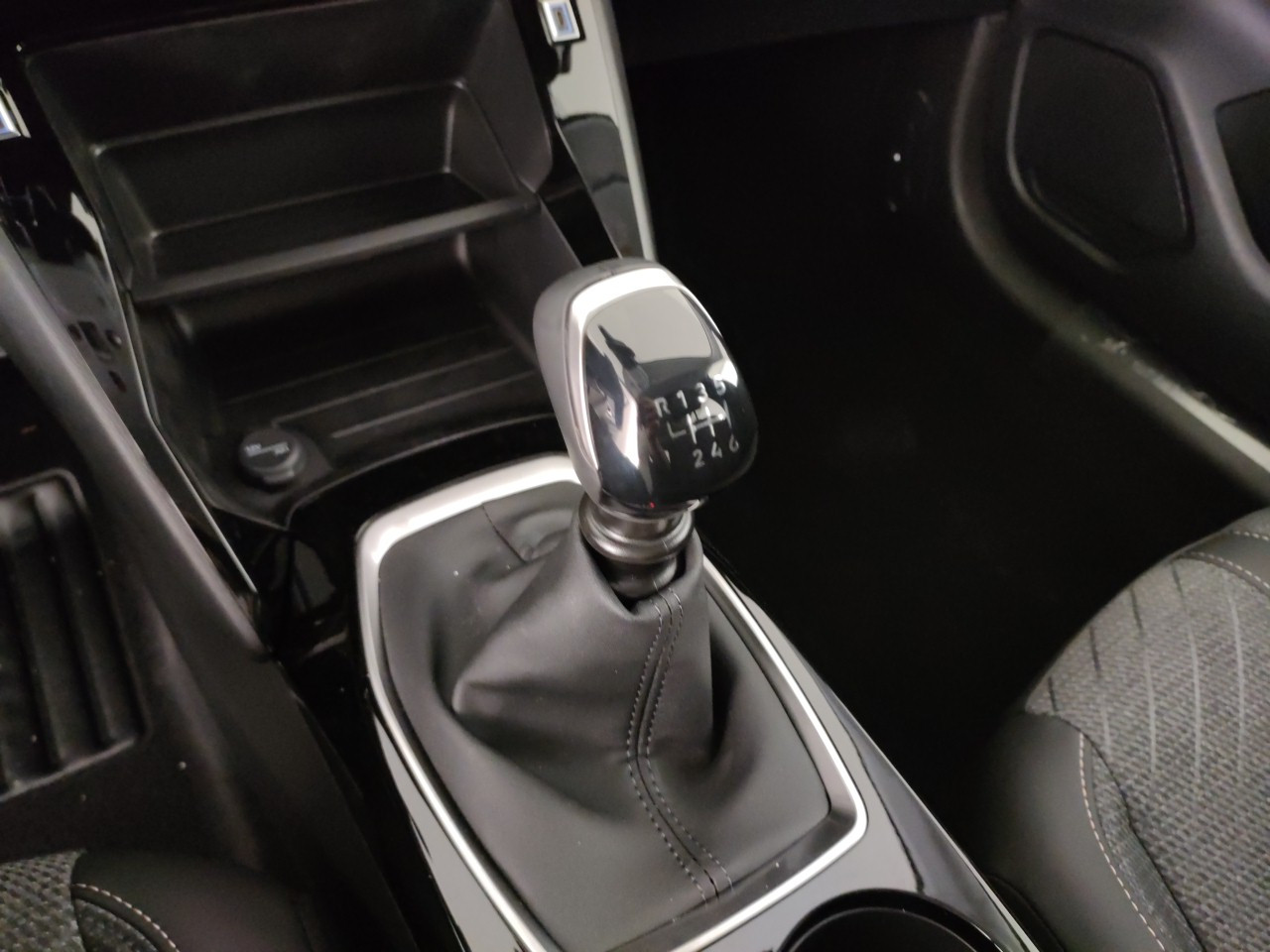 Peugeot 208 Nuovo benzina 208 Porto Mantovano
