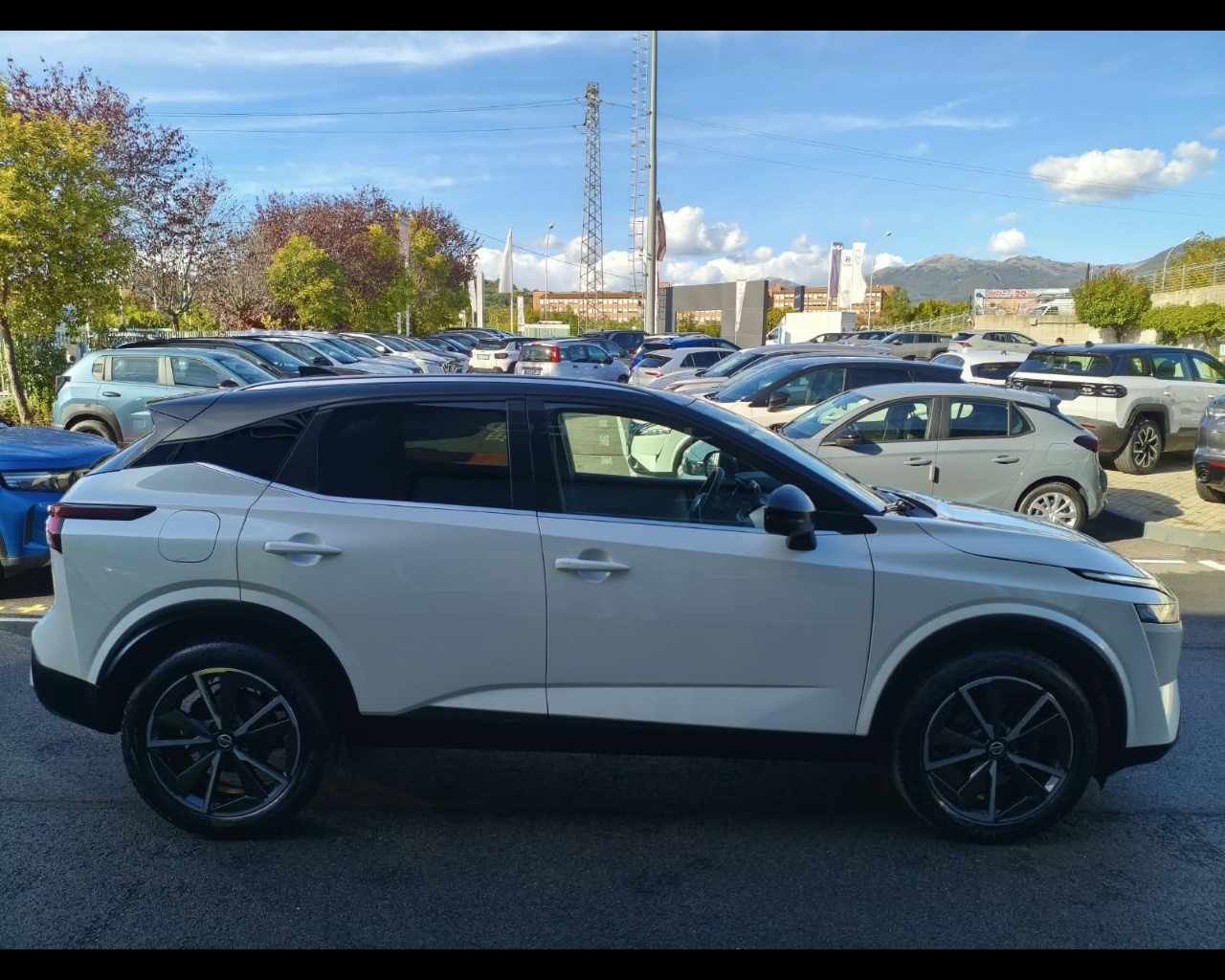 Foto NISSAN Qashqai 1.3 mhev N-Connecta 2wd 140cv