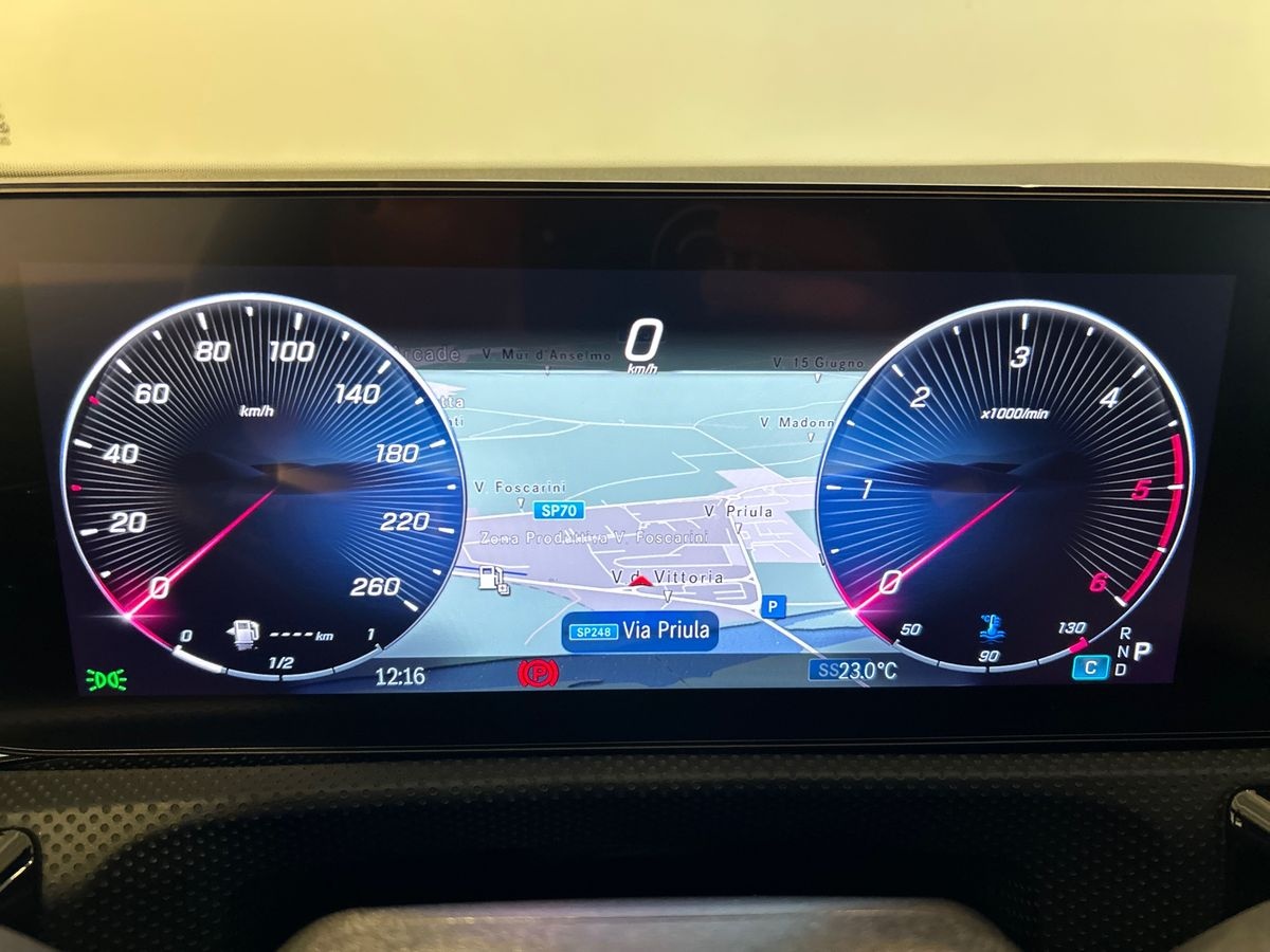 Mercedes  CLA Shooting Brake 200 D AMG Line Advanced Plus 8G-DCT - 13