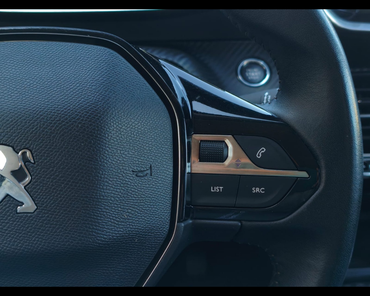 Foto PEUGEOT 2008 1.2 puretech Allure Pack s&s 100cv