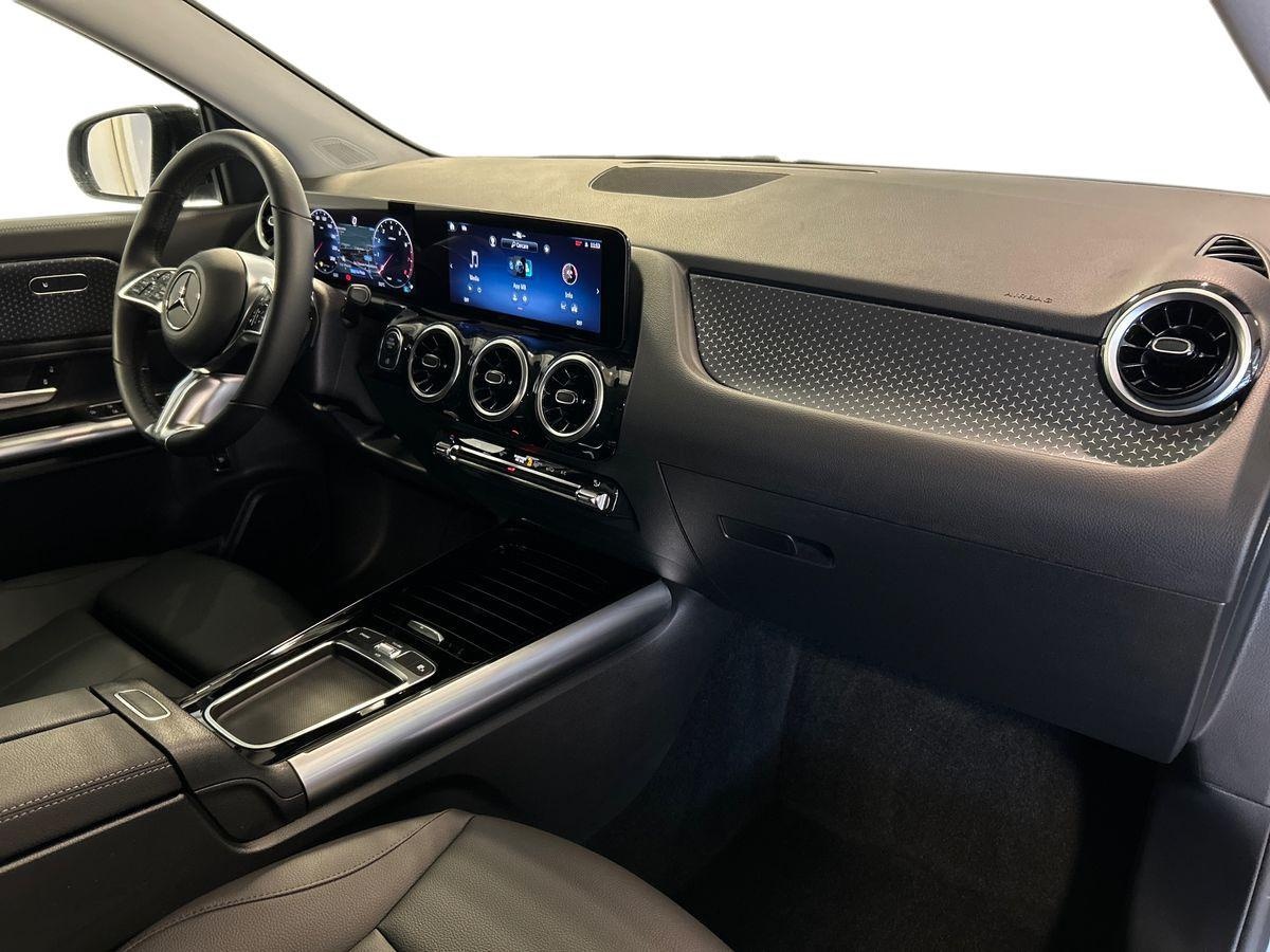 Mercedes  GLA 180 Progressive Advanced 7G-DCT - 15