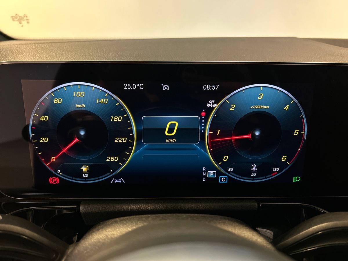 Mercedes GLA GLA 200 D Premium 8G-DCT - 13