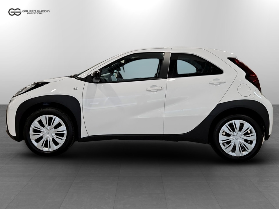 TOYOTA Aygo X 1.0 Active 72cv s-cvt Benzina Usato - 1