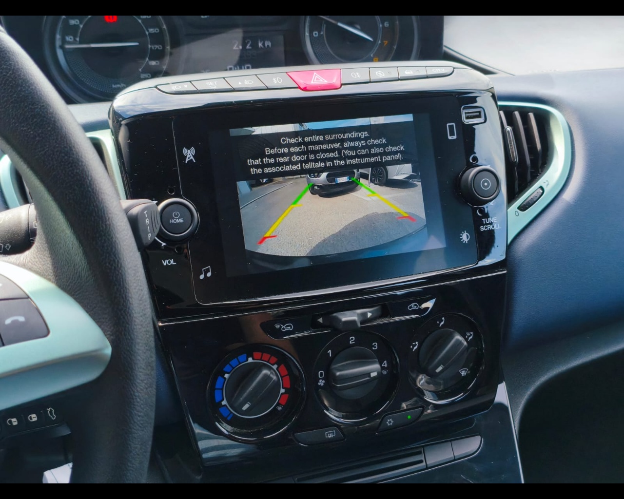 Foto LANCIA Ypsilon 1.0 firefly hybrid Platino s&s 70cv