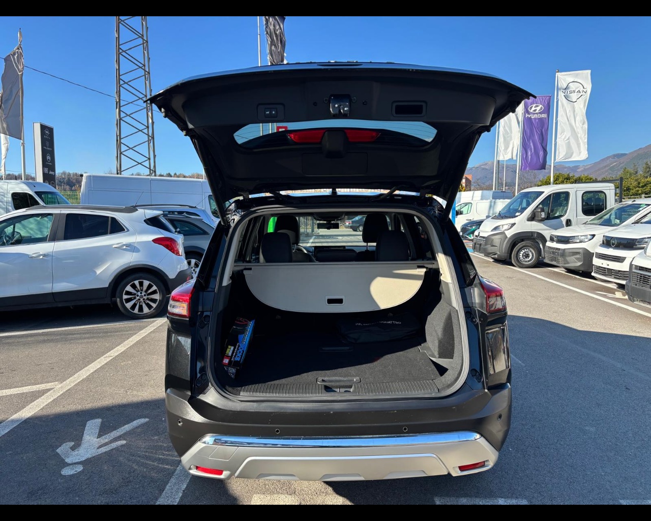 Foto NISSAN X-Trail TEKNA 2WD