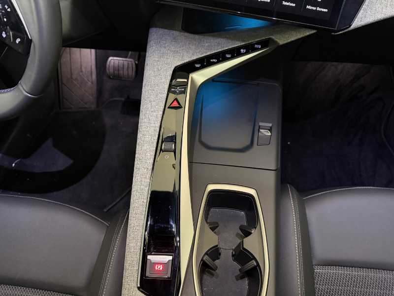 Nuovo 3008 Allure - Hybrid 136 E-dcs6