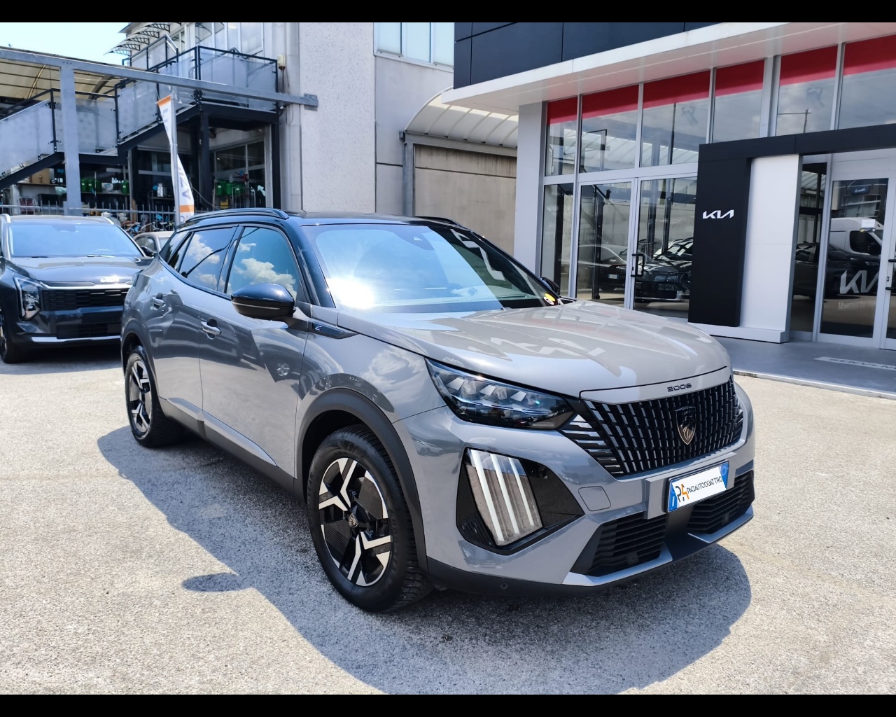 Foto PEUGEOT 2008 54 kWh GT