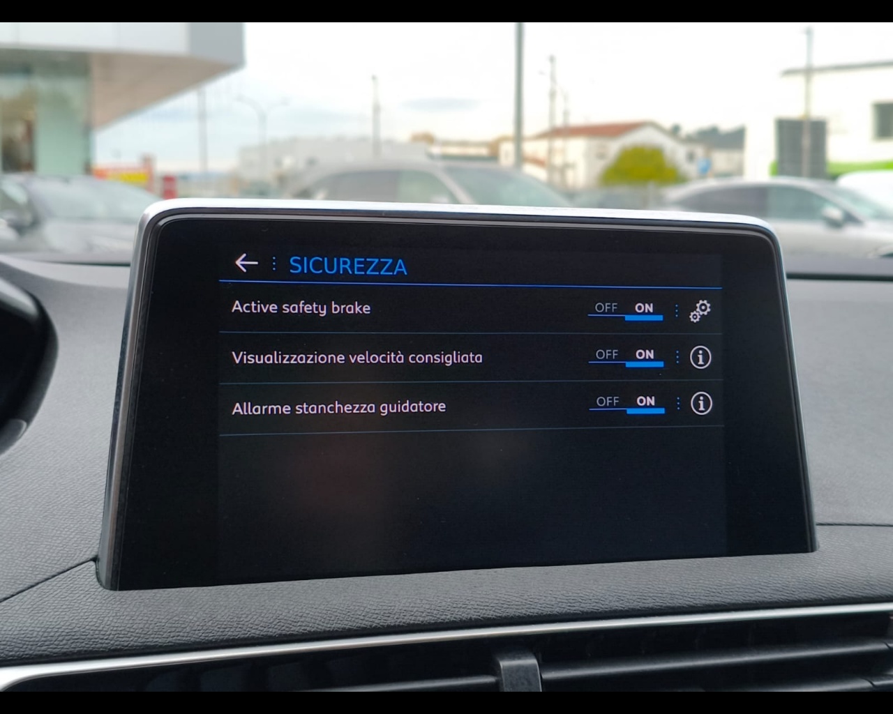 Foto PEUGEOT 3008 1.5 bluehdi Allure s&s 130cv