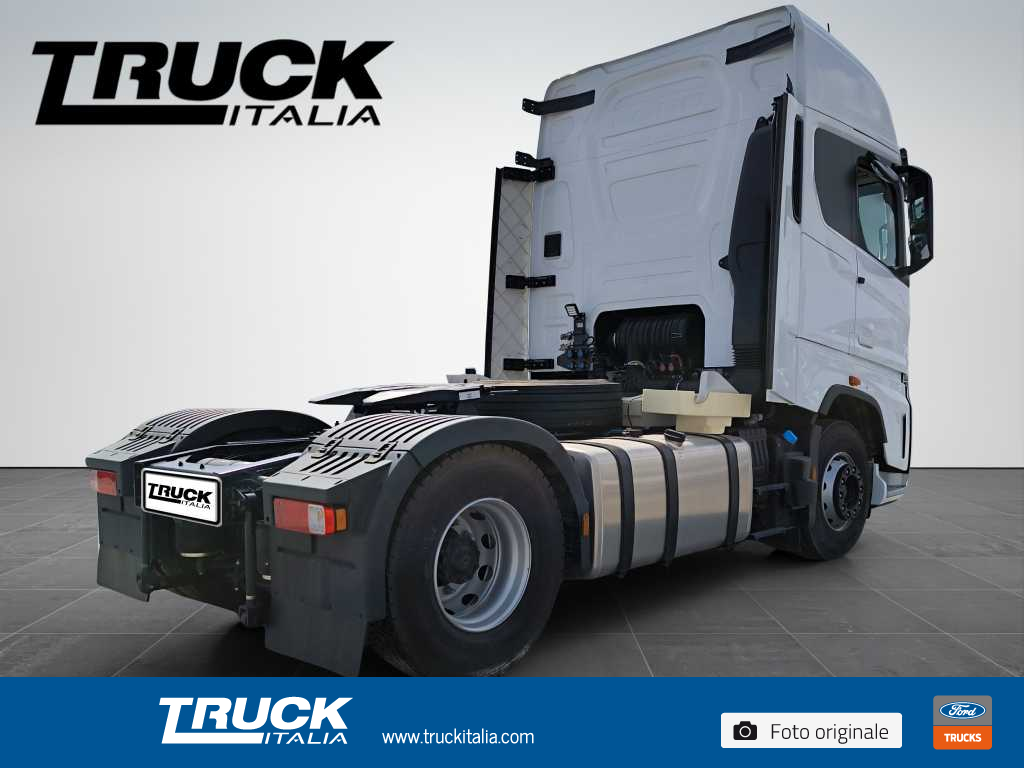f-trucks-f-max-trattore-long-range-com-pack20-mega-cab-con-ehpas-3750-mm-sku103230