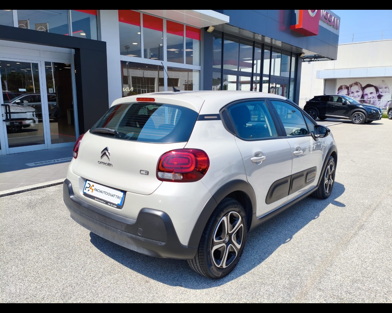 Foto CITROEN C3 1.2 puretech C-Series s&s 83cv neopatentati