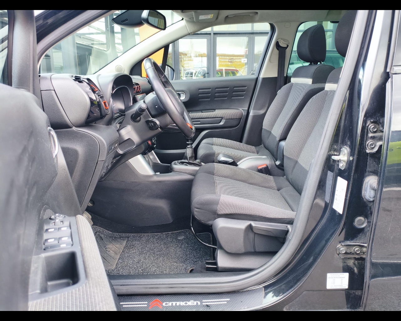 Foto CITROEN C3 Aircross 1.2 puretech Shine s&s 130cv